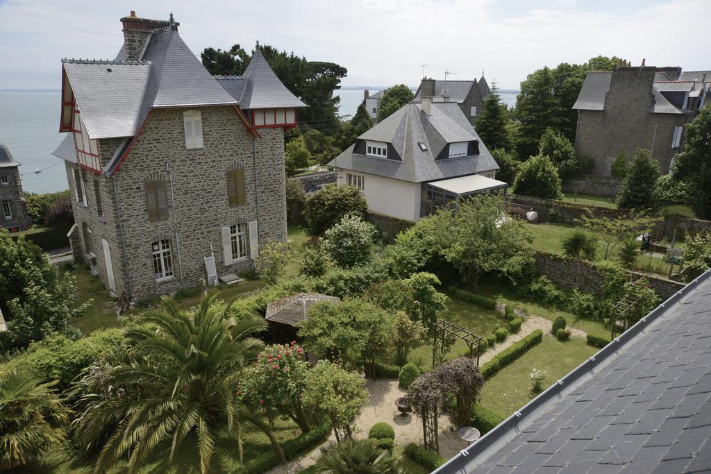 Bed and Breakfast La Maison De La Marine Канкаль Экстерьер фото